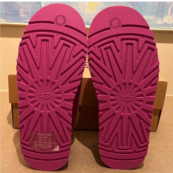 Ugg Tazz sold out color NWB - Picture 4 of 5
